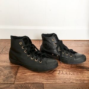 Converse Fur Lined Monochrome Hi Top Size 7.5